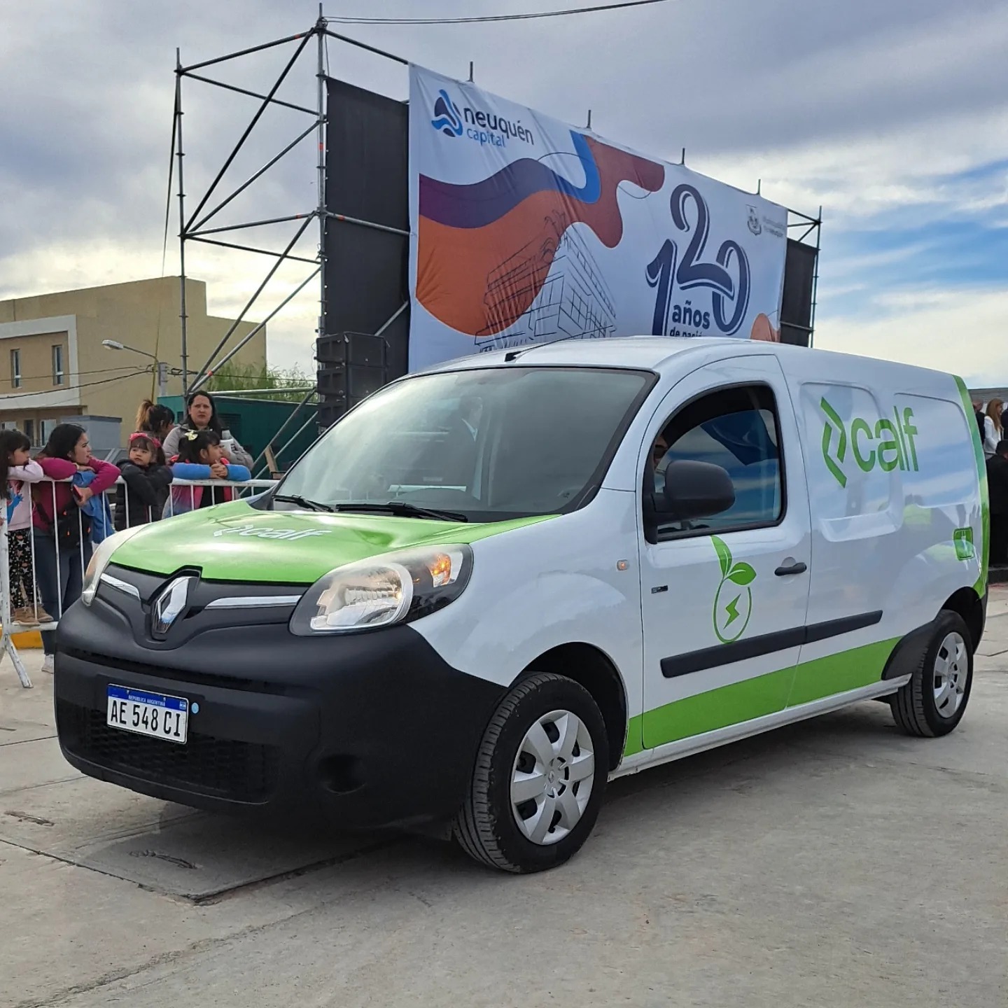 Lee más sobre el artículo Calf participó en el desfile aniversario de Neuquén