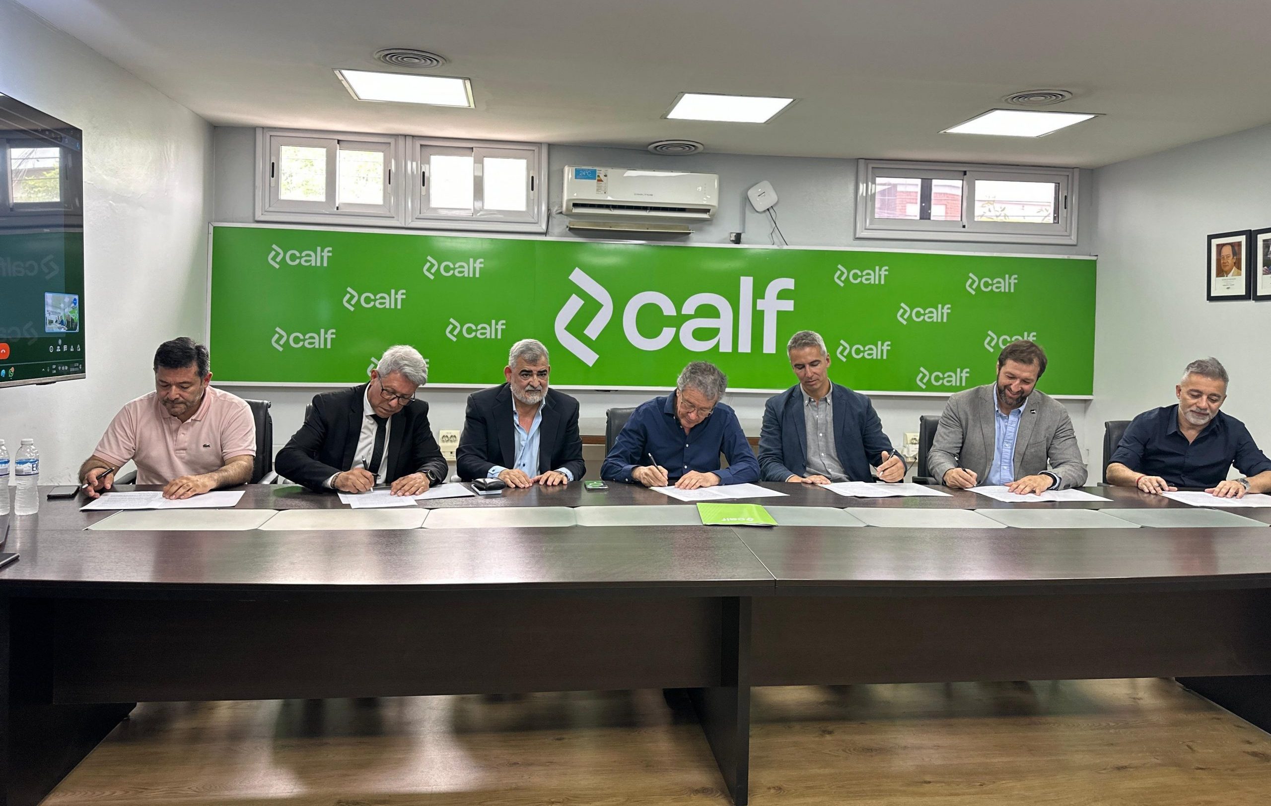 Lee más sobre el artículo CALF inicia la construcción de su red de fibra óptica en Neuquén